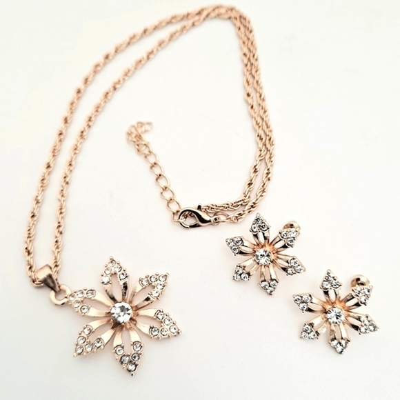 Gold Flower Rhinestone Necklace & Earring Set Quiet Luxury Statement Jewelry - Picture 4 of 14
